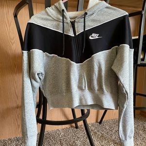 Nike Women’s Cropped Quarter-Zip Hoodie (Small)